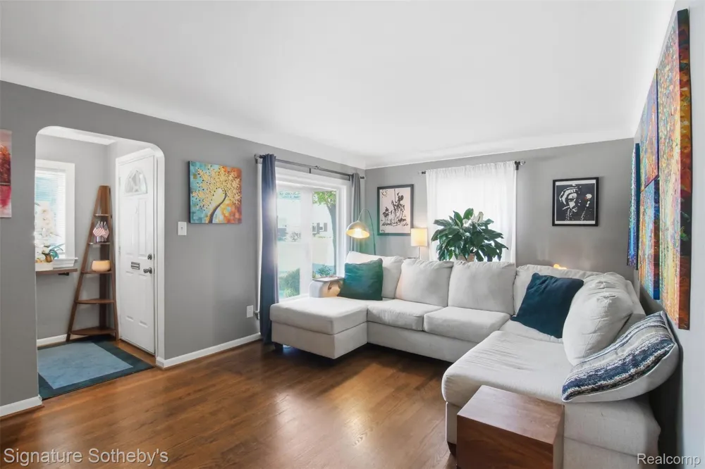 1268 Brys Drive Grosse Pointe Woods City, MI 48236
