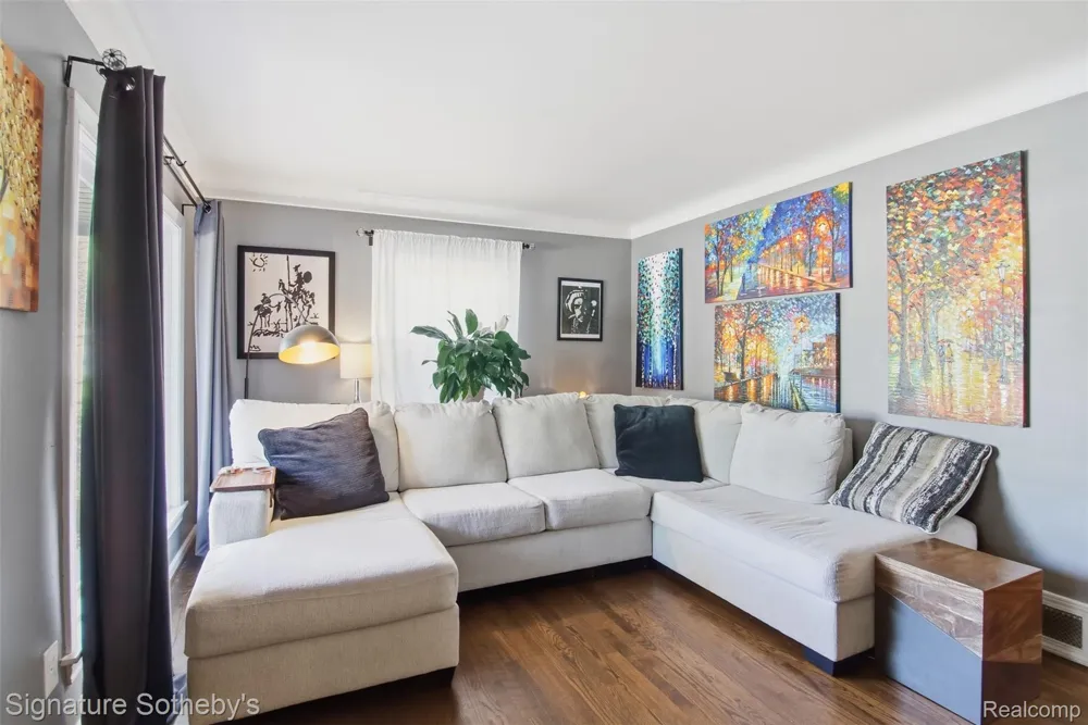 1268 Brys Drive Grosse Pointe Woods City, MI 48236