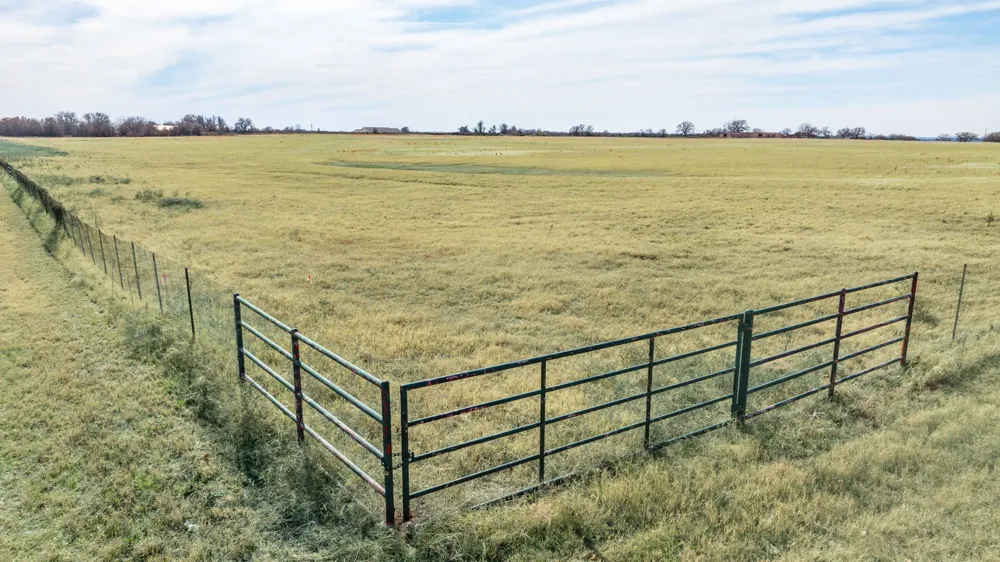 2832 Campbell Road Tolar, TX 76476