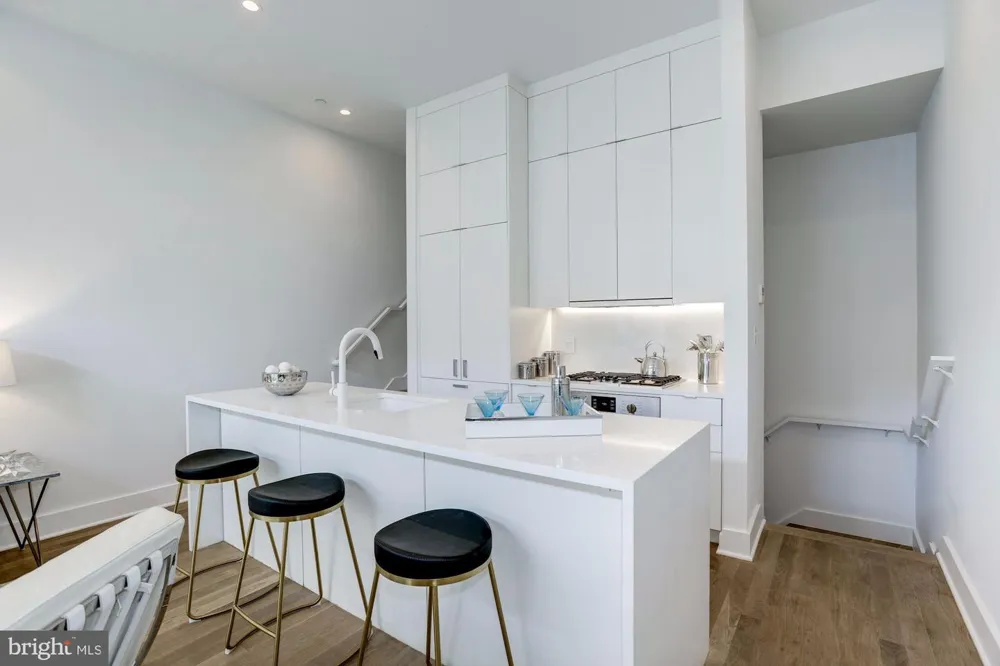 1106 T STREET NW Washington, DC 20009