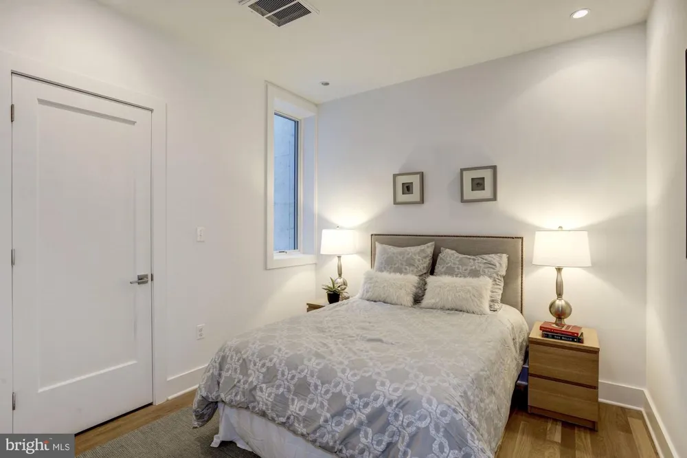 1106 T STREET NW Washington, DC 20009