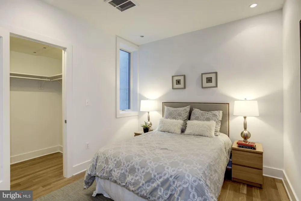 1106 T STREET NW Washington, DC 20009