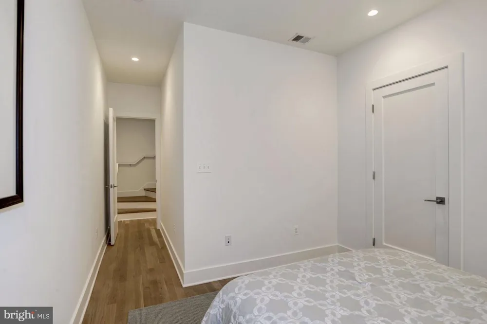 1106 T STREET NW Washington, DC 20009