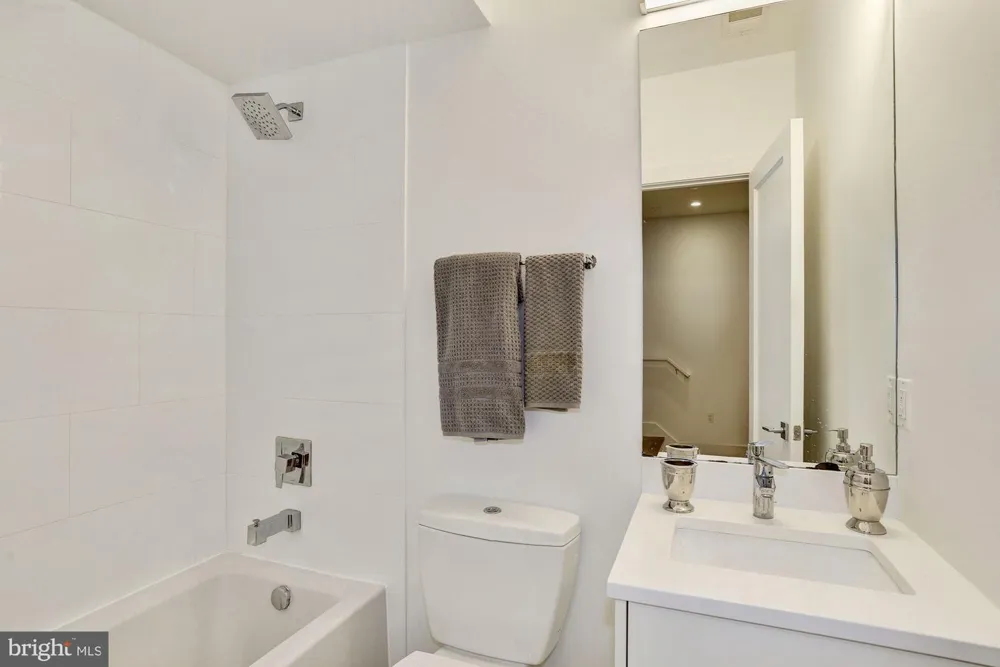 1106 T STREET NW Washington, DC 20009