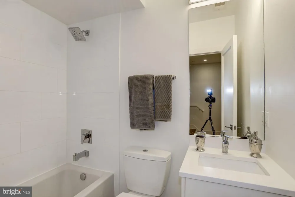 1106 T STREET NW Washington, DC 20009