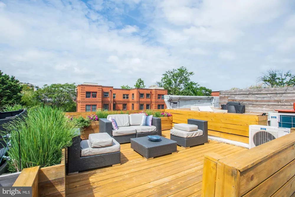 1106 T STREET NW Washington, DC 20009
