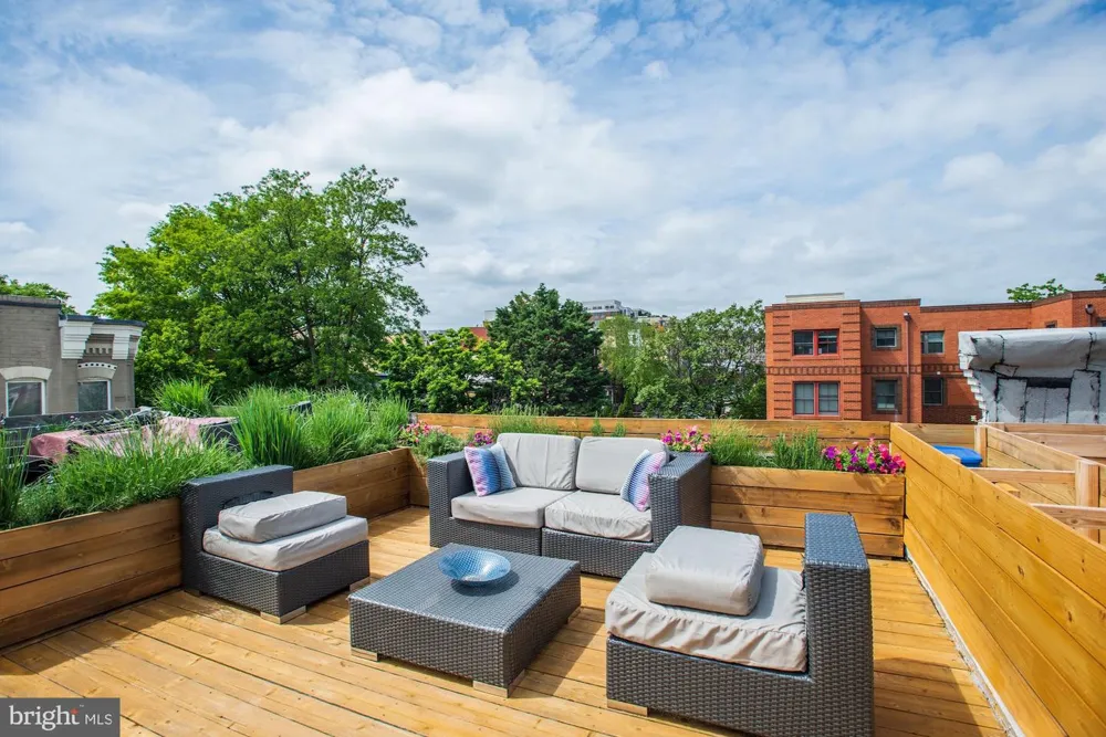 1106 T STREET NW Washington, DC 20009