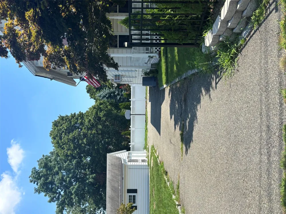 1023 Newbridge Road Bellmore, NY 11710