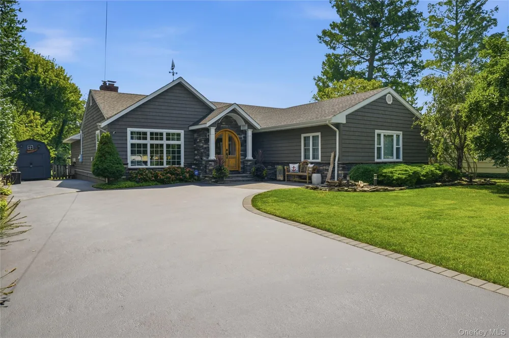 57 Wingam Drive Islip, NY 11751