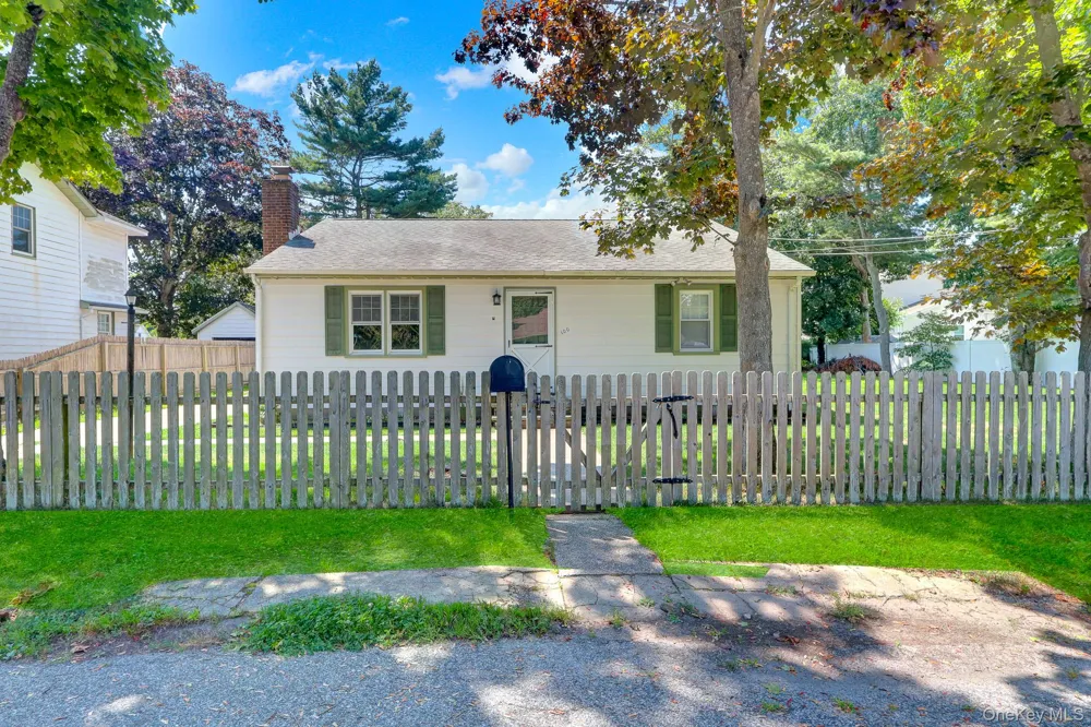 100 Lincoln Drive Mastic Beach, NY 11951