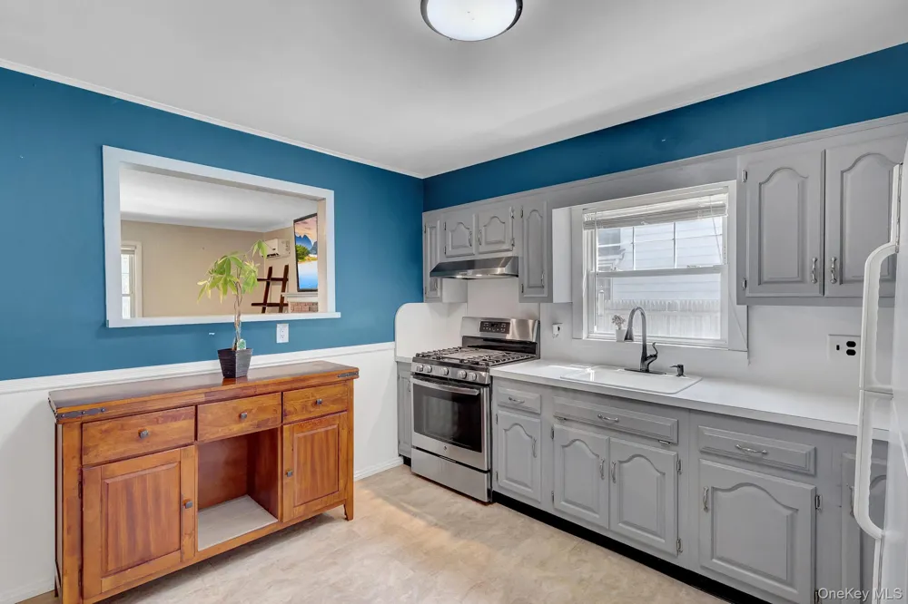 100 Lincoln Drive Mastic Beach, NY 11951