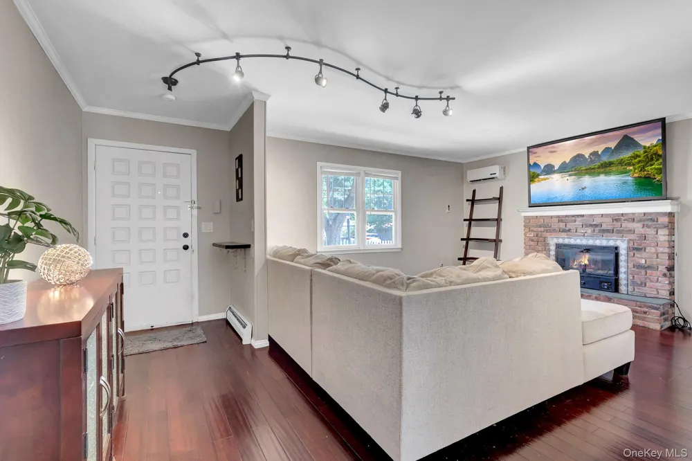 100 Lincoln Drive Mastic Beach, NY 11951