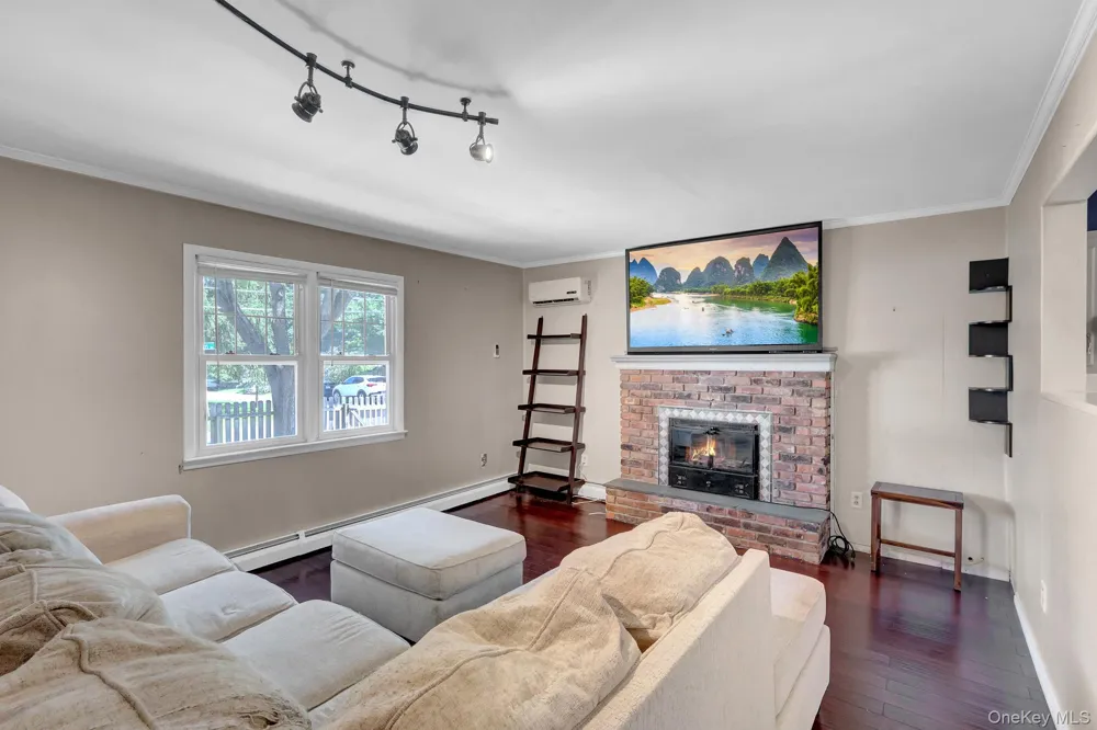 100 Lincoln Drive Mastic Beach, NY 11951