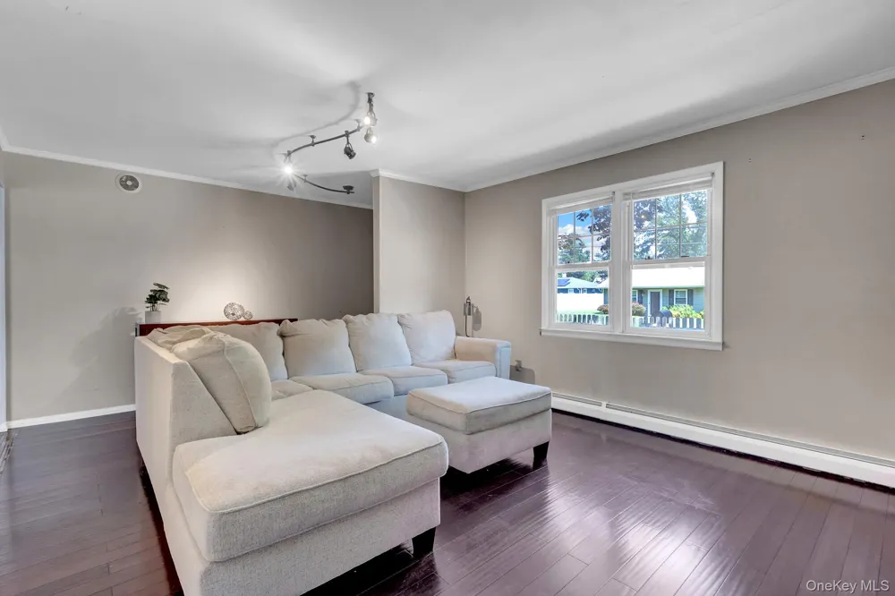 100 Lincoln Drive Mastic Beach, NY 11951