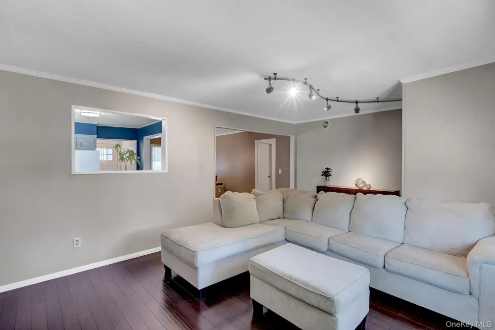 100 Lincoln Drive Mastic Beach, NY 11951