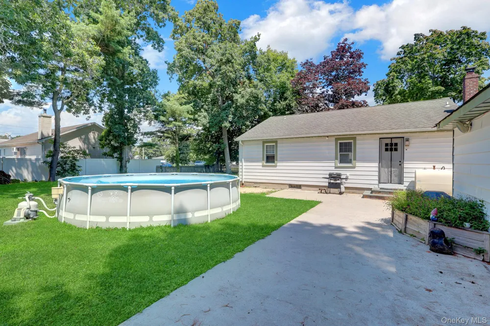 100 Lincoln Drive Mastic Beach, NY 11951