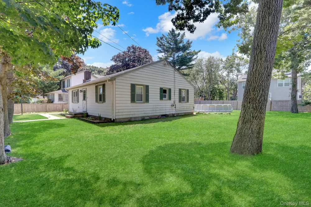 100 Lincoln Drive Mastic Beach, NY 11951