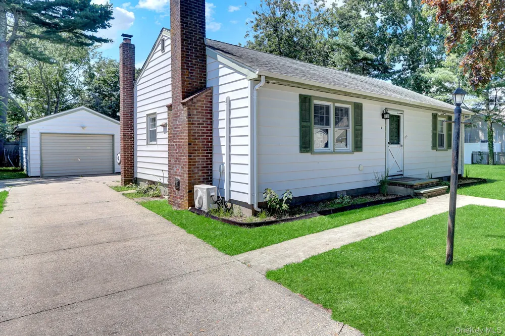 100 Lincoln Drive Mastic Beach, NY 11951