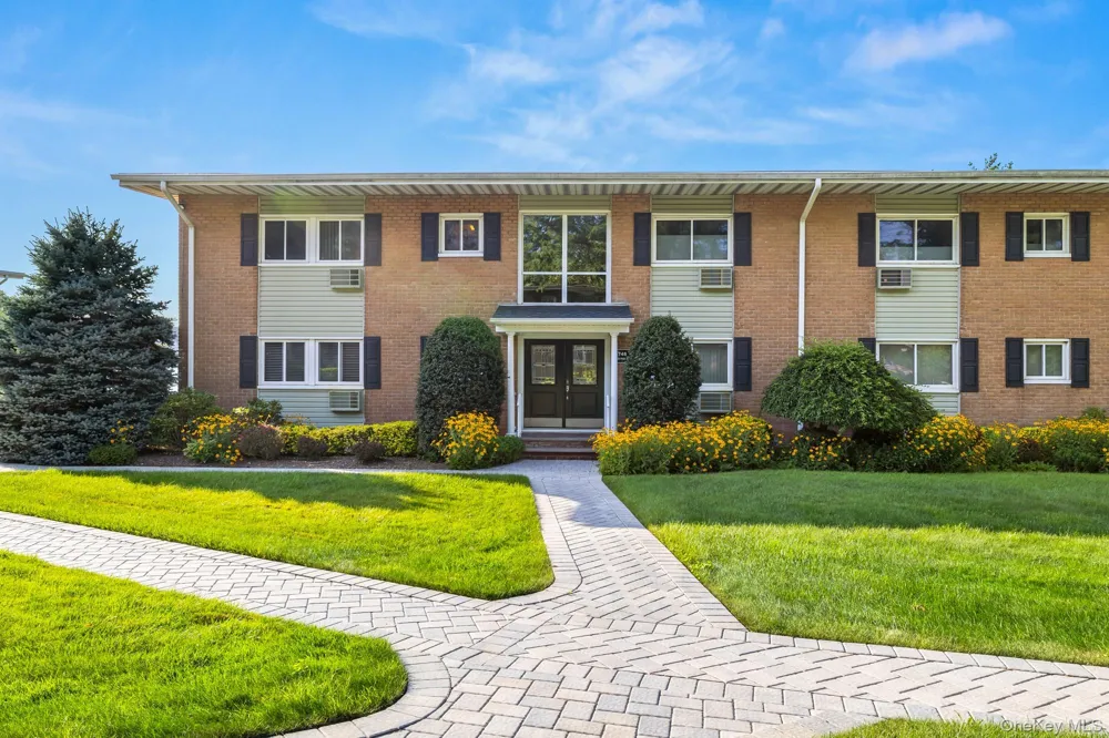 748 Deer Park Avenue #7H North Babylon, NY 11703
