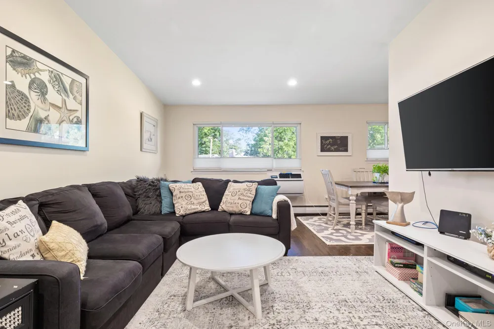 748 Deer Park Avenue #7H North Babylon, NY 11703