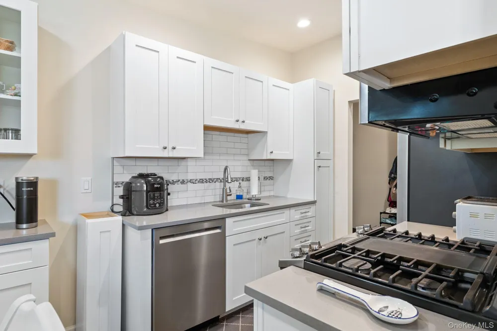 748 Deer Park Avenue #7H North Babylon, NY 11703