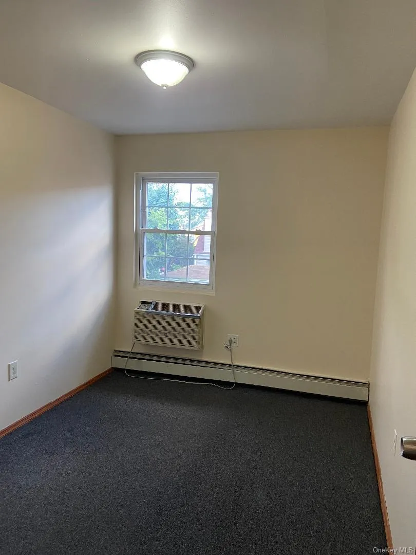 19709 120 TH AVE Saint Albans, NY 11412
