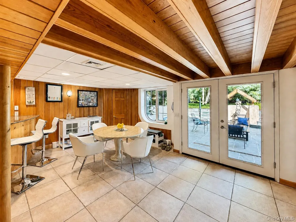 1846 Muttontown Road Syosset, NY 11791