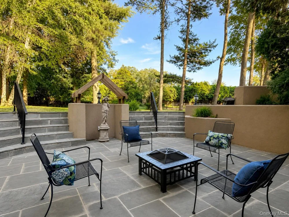 1846 Muttontown Road Syosset, NY 11791