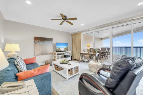 550 Tops L Beach Boulevard ## 1309