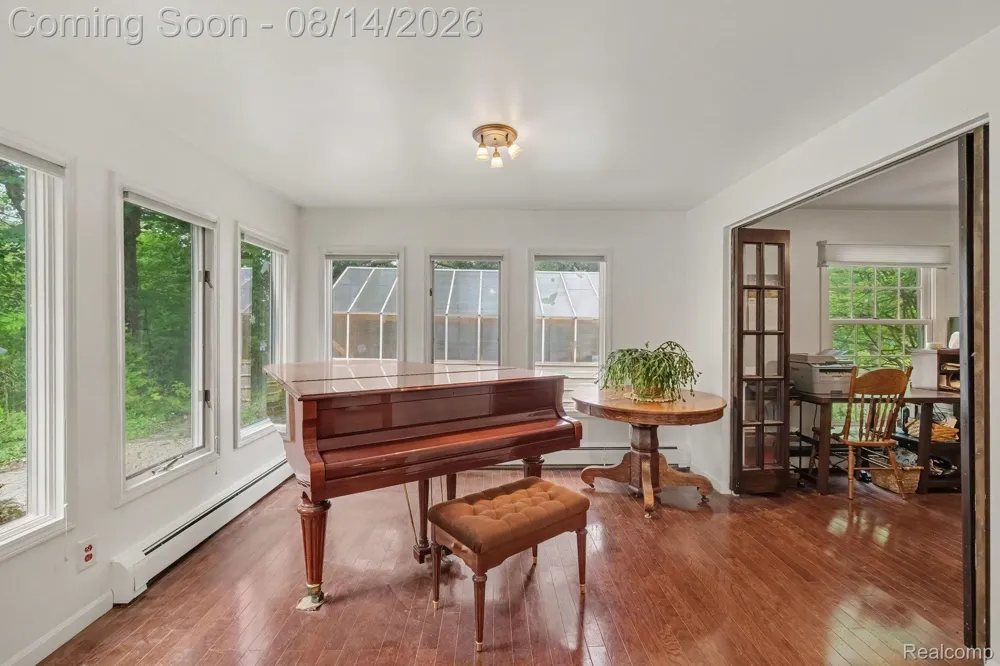 11042 W Mount Morris Road Flushing Charter Township, MI 48433