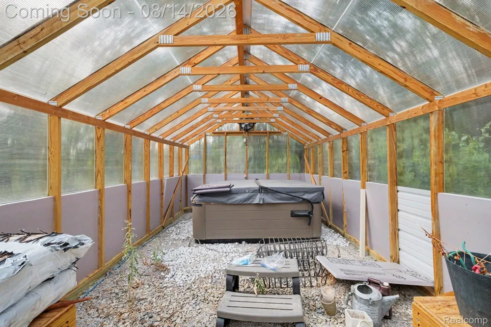 11042 W Mount Morris Road Flushing Charter Township, MI 48433