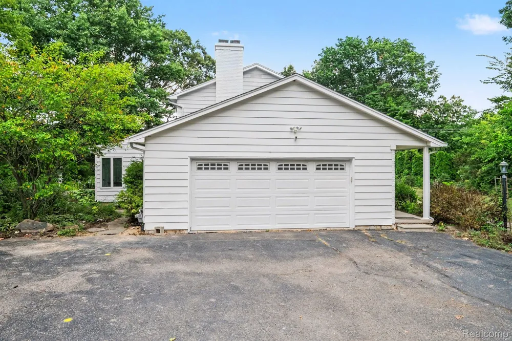 11042 W Mount Morris Road Flushing Charter Township, MI 48433