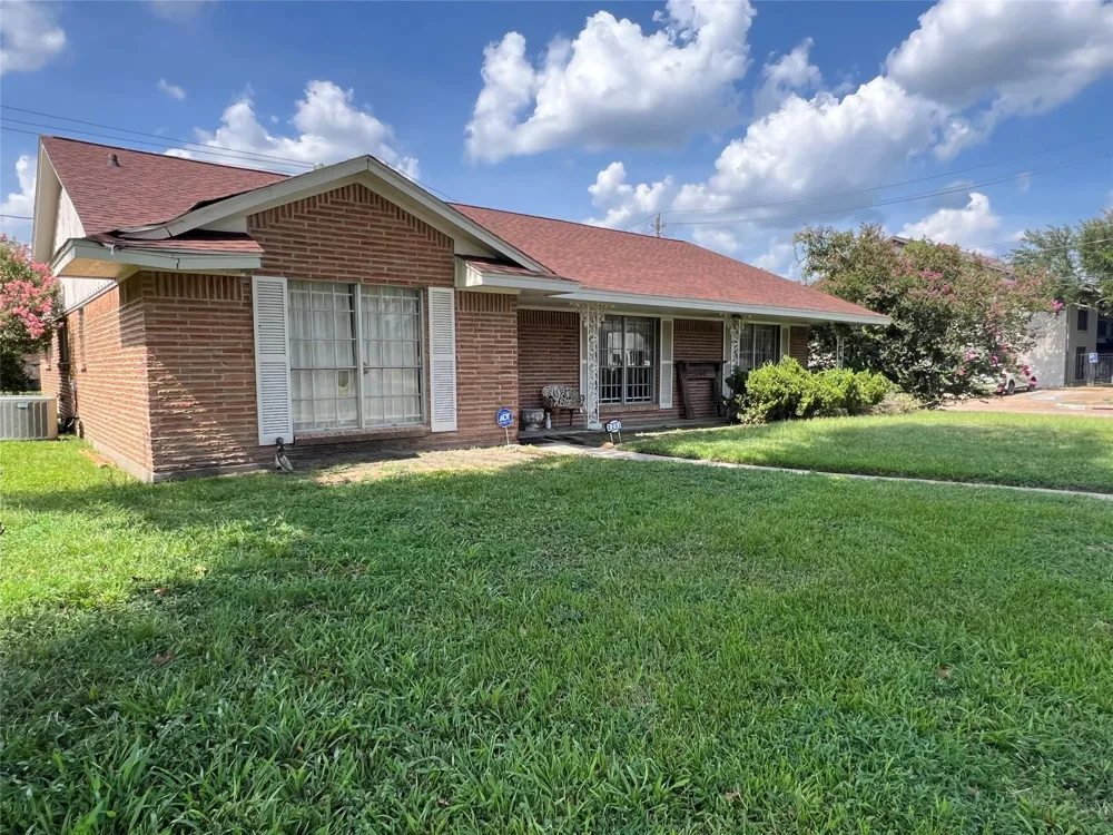 2203 Droxford Drive Houston, TX 77008