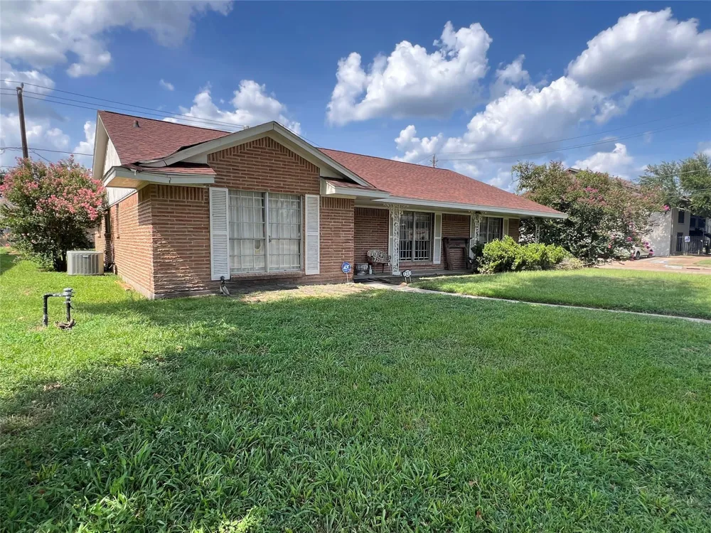2203 Droxford Drive Houston, TX 77008