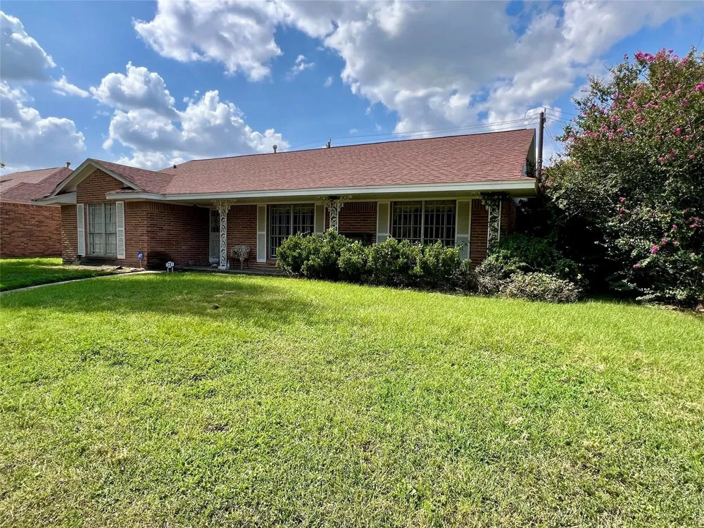 2203 Droxford Drive Houston, TX 77008