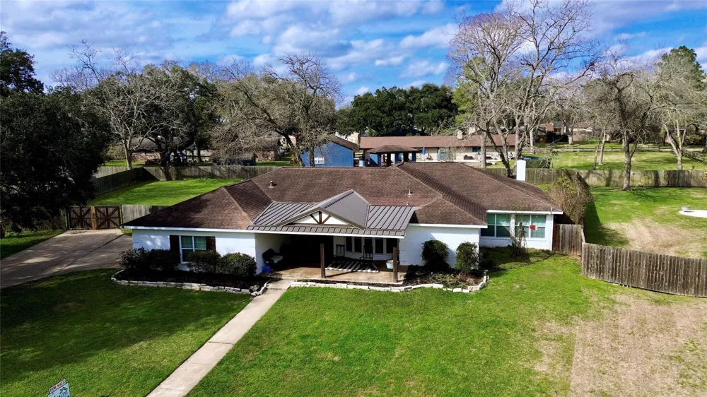 14902 Bernard Timbers Dr East Bernard, TX 77435
