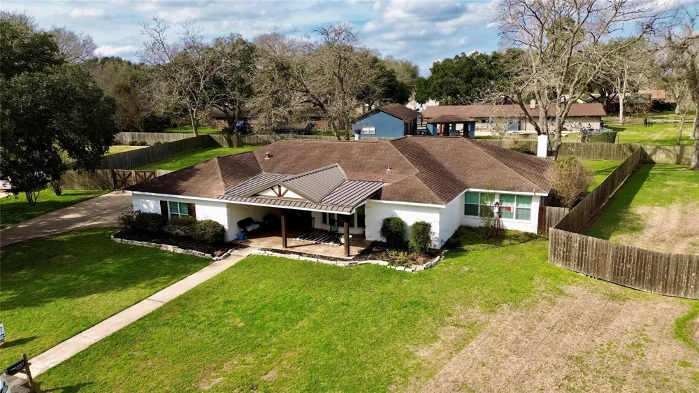 14902 Bernard Timbers Dr East Bernard, TX 77435