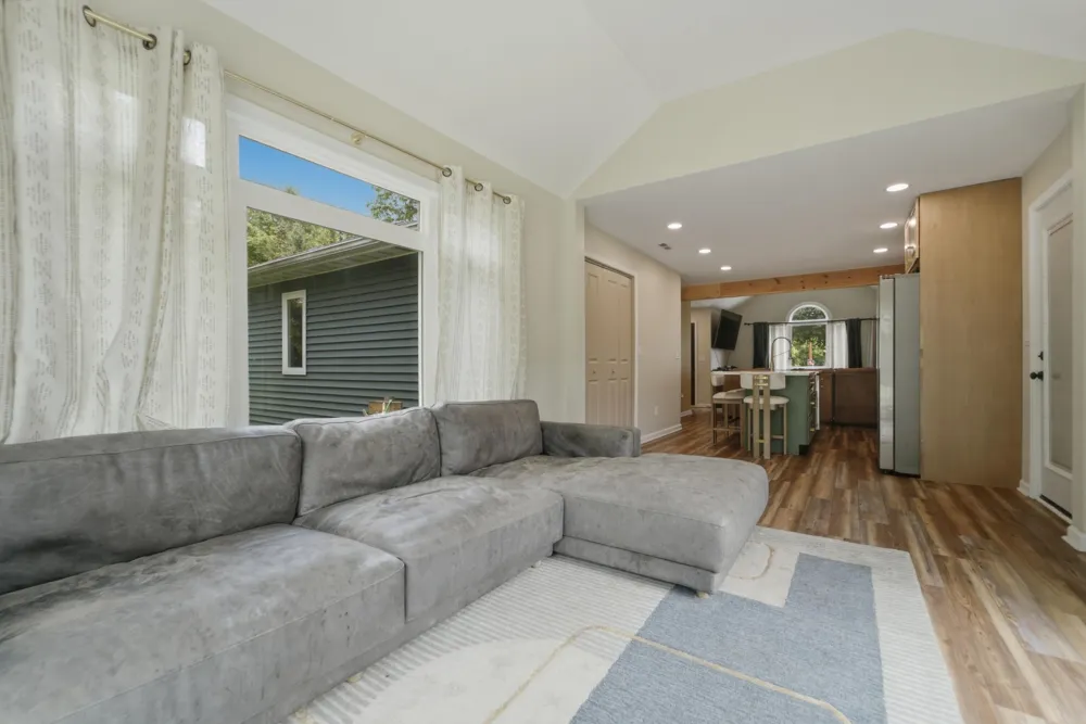 10852 100 E Wheatfield, IN 46392