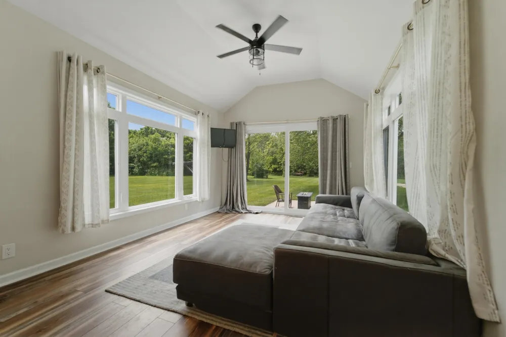 10852 100 E Wheatfield, IN 46392