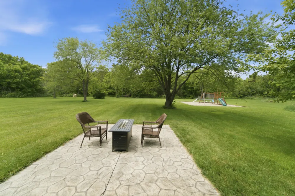 10852 100 E Wheatfield, IN 46392