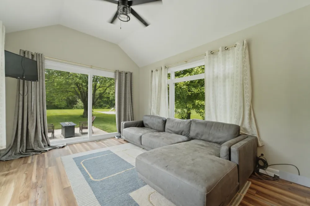 10852 100 E Wheatfield, IN 46392