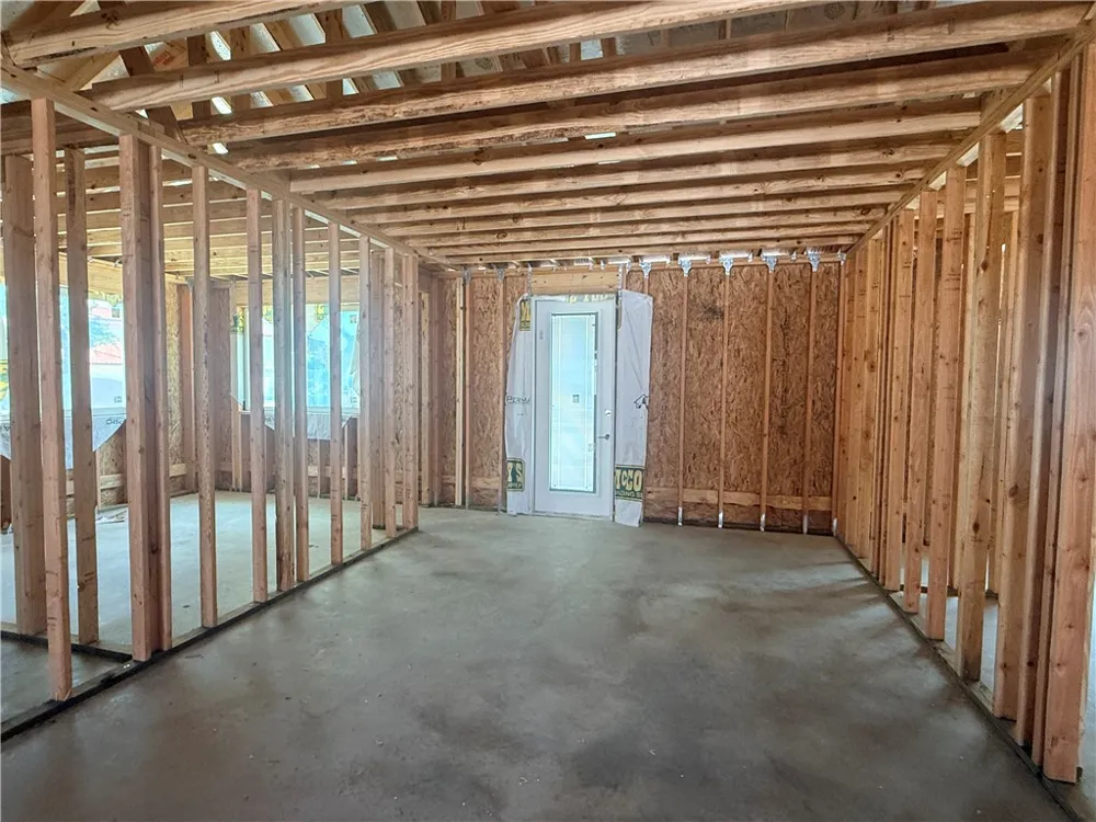 2106 Royal Oaks Rockport, TX 78382
