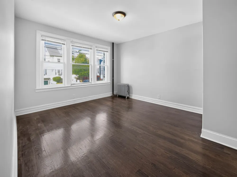 86 WEST 45TH ST Bayonne, NJ 07002
