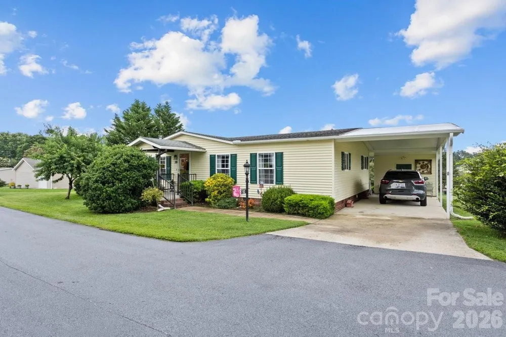 39 Stephanie Lane #13 Hendersonville, NC 28792