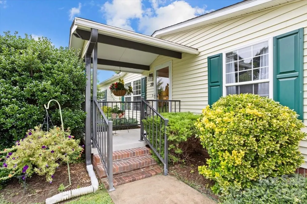 39 Stephanie Lane #13 Hendersonville, NC 28792