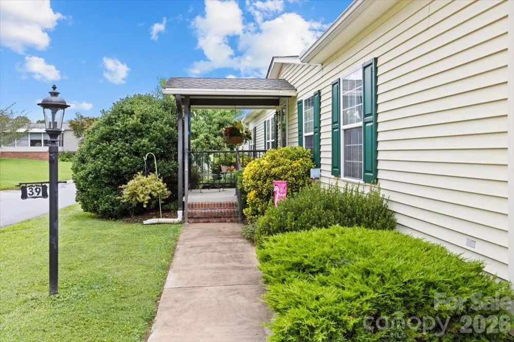 39 Stephanie Lane #13 Hendersonville, NC 28792