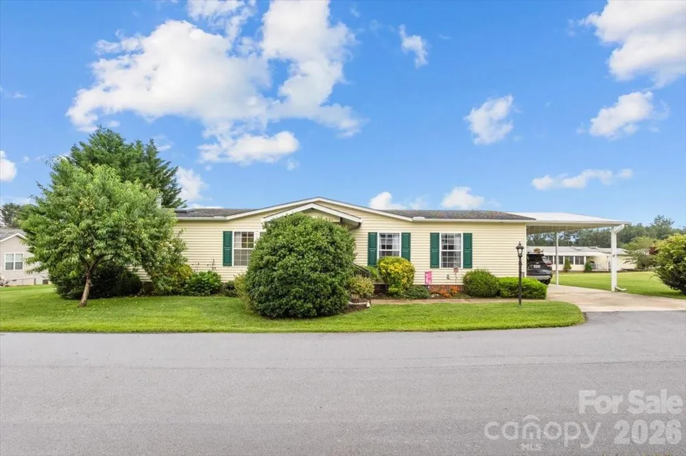 39 Stephanie Lane #13 Hendersonville, NC 28792