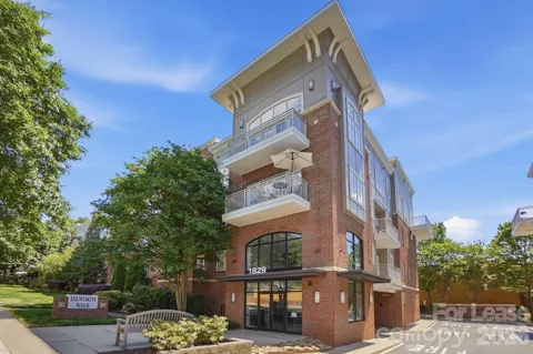 1829 Kenilworth Avenue #204