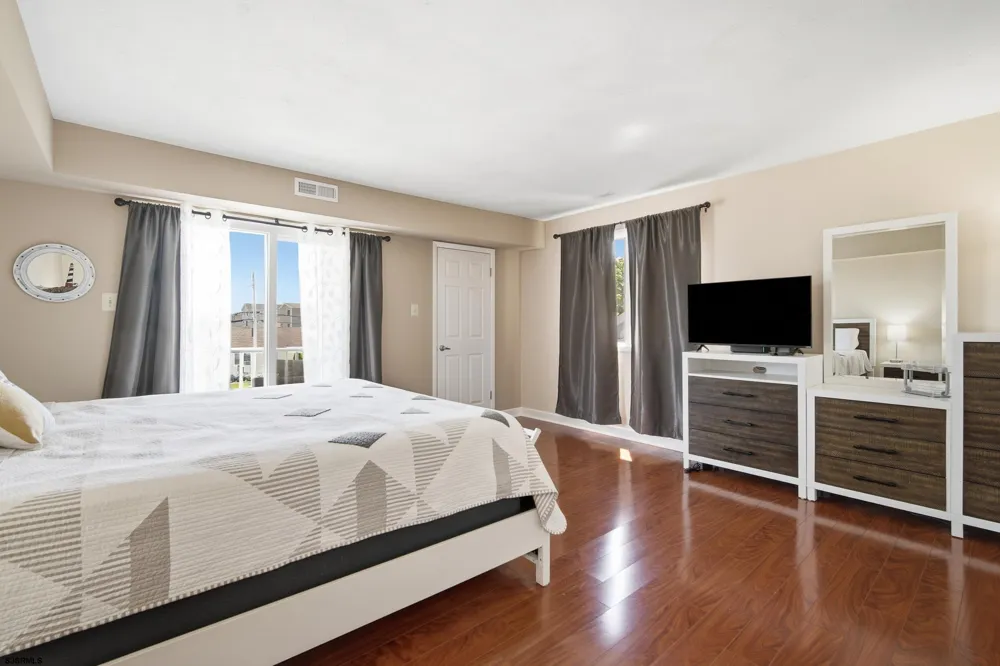 201 Beach W #B Ave Brigantine, NJ 08203