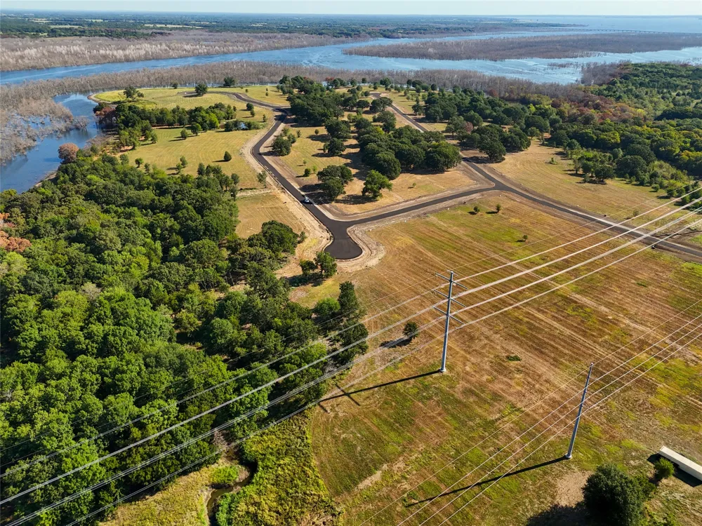200 Shoreline Drive Dodd City, TX 75438